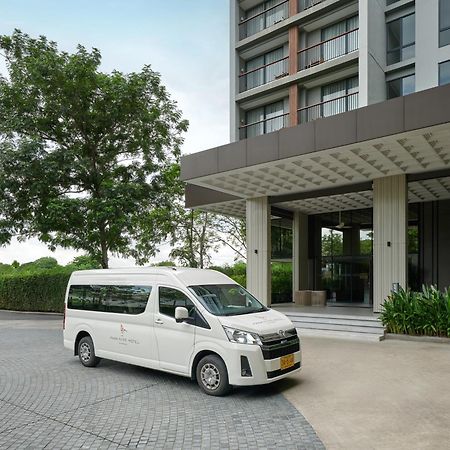 The Park Nine Hotel Suvarnabhumi Бангкок Екстер'єр фото Toyota Commuter Van