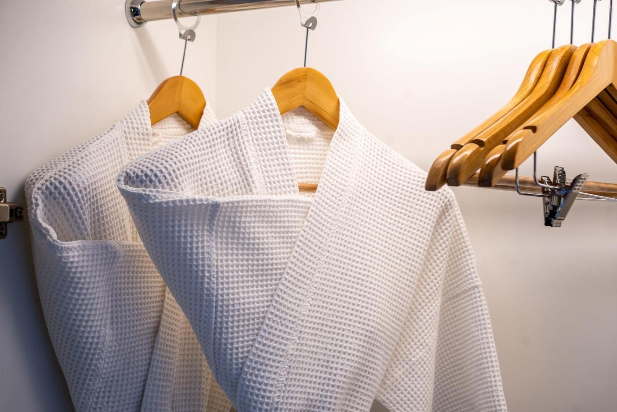 The Park Nine Hotel Suvarnabhumi Бангкок Номер фото A waffle bathrobe