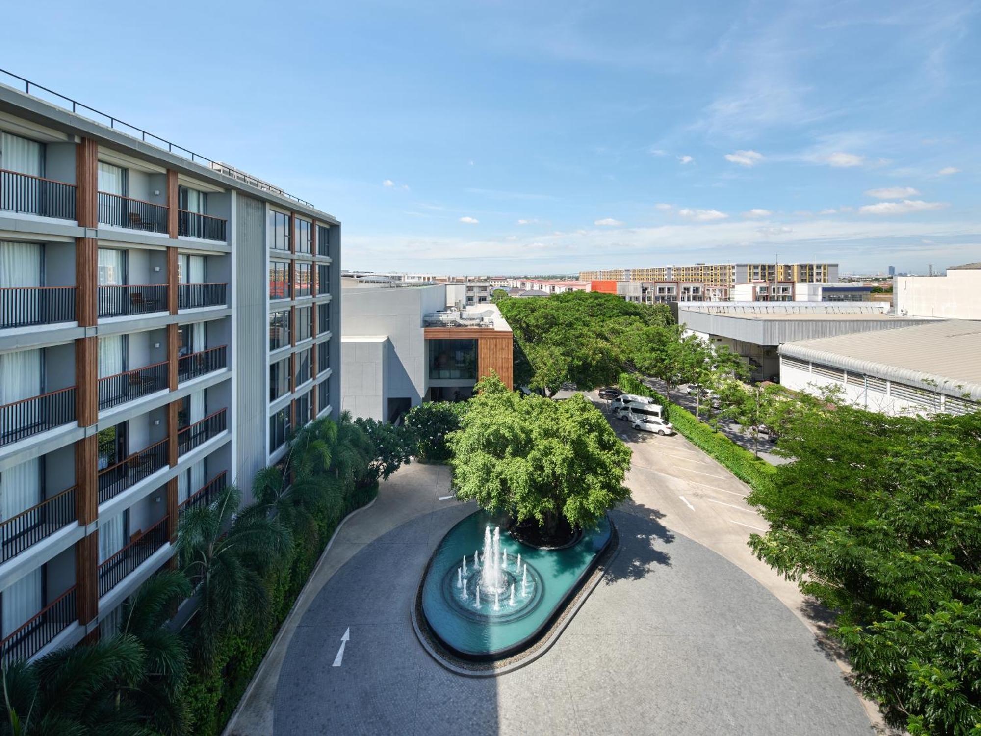 The Park Nine Hotel Suvarnabhumi Бангкок Номер фото The Village