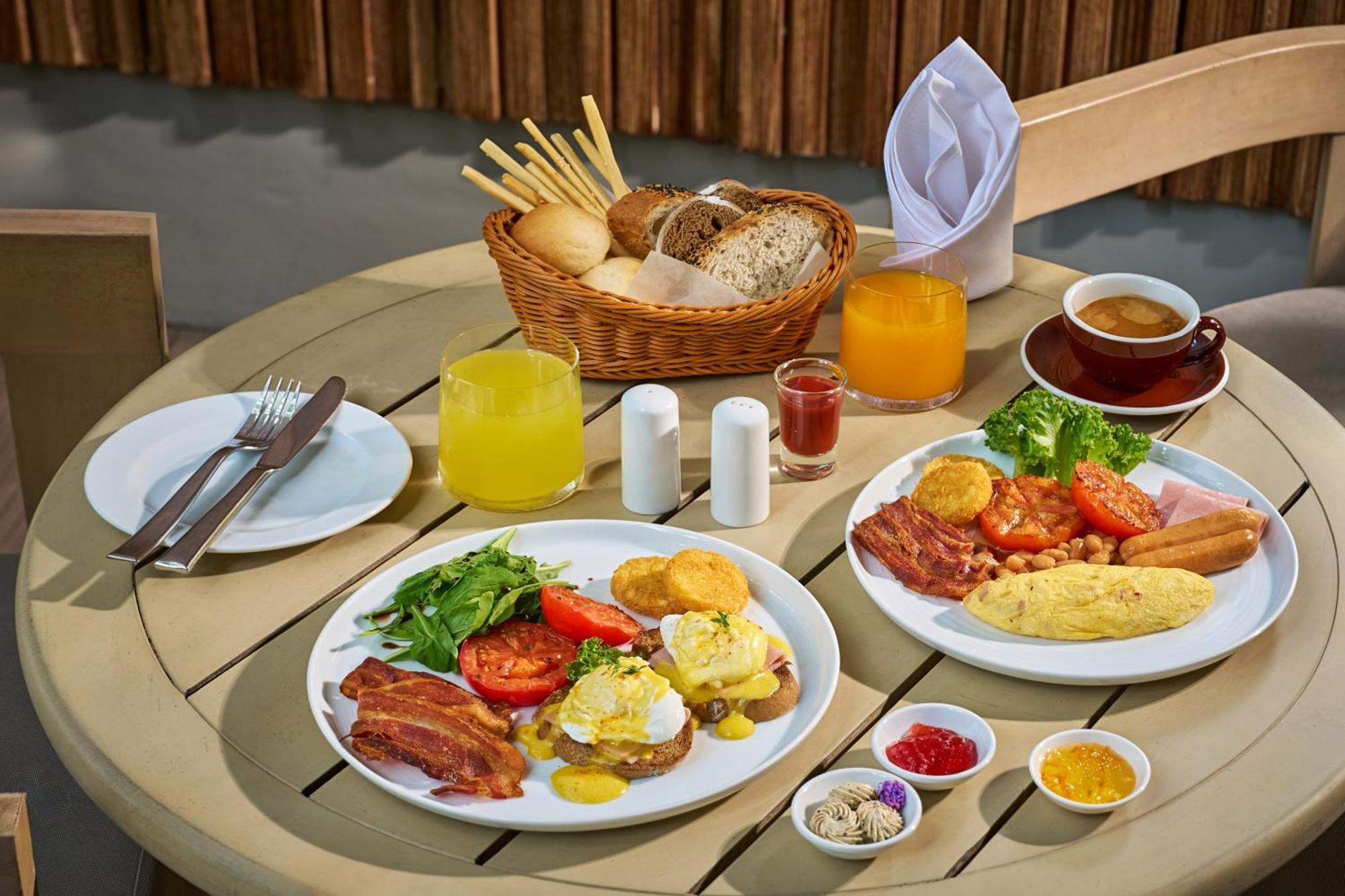 The Park Nine Hotel Suvarnabhumi Бангкок Екстер'єр фото A typical American breakfast